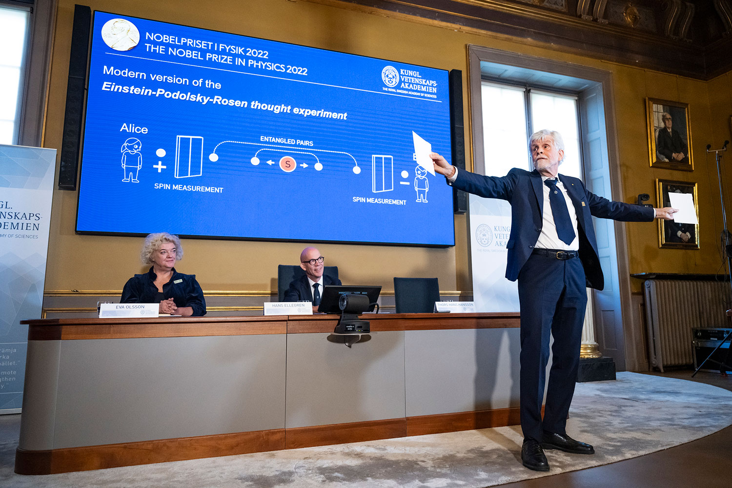 Announcements of the Nobel Prizes in Physics and Chemistry and the